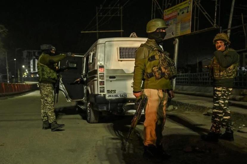 克什米爾接連爆發槍戰 3名印度警察被武裝人員打死