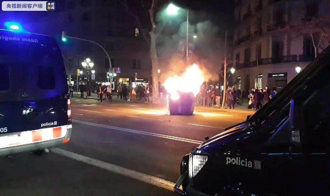 西班牙巴塞隆拿抗議仍在持續 加泰羅尼亞音樂廳遭到破壞