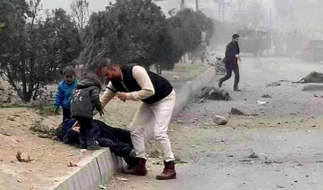 阿富汗首都爆炸 孩童哭喊：媽媽起來