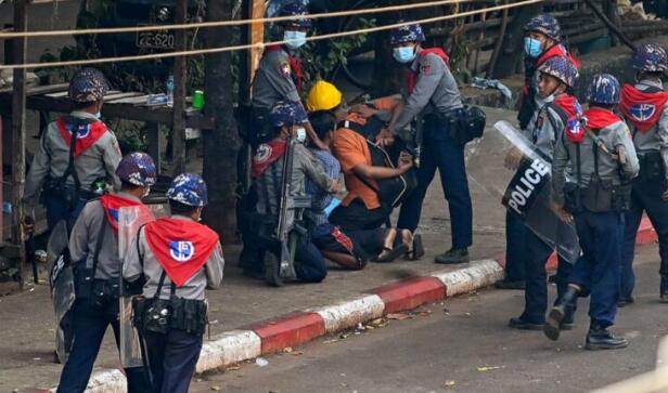 緬甸抗議持續 警方拘捕逾470名示威者