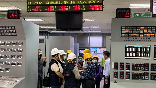 台中火力發電廠重啟燃煤機組遭各方反對