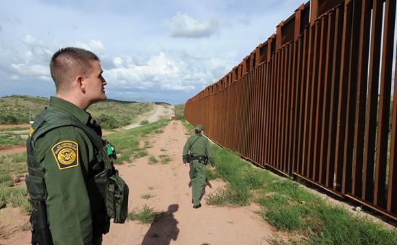 美國與墨西哥邊境非法移民數量創新高