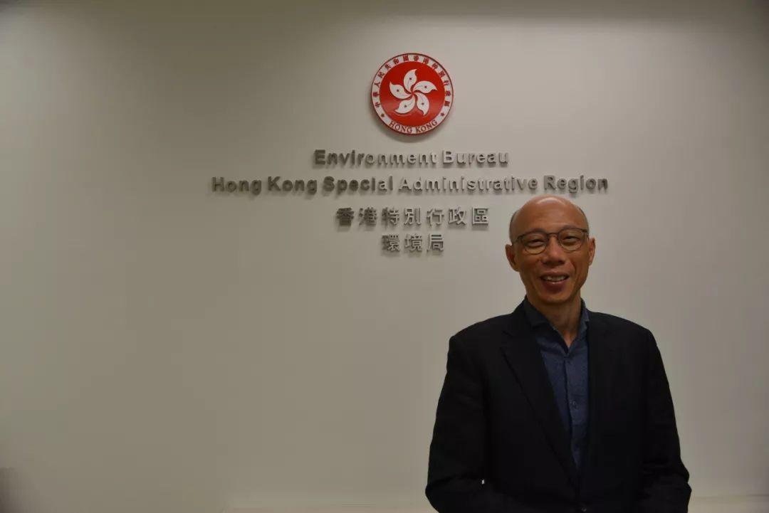 政府指環境局局長向地區人士解說完善香港選舉制度