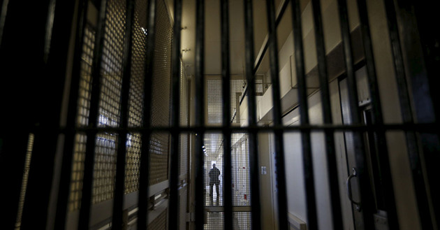 美媒：美國監獄擁擠骯髒 淪為新冠疫情重災區