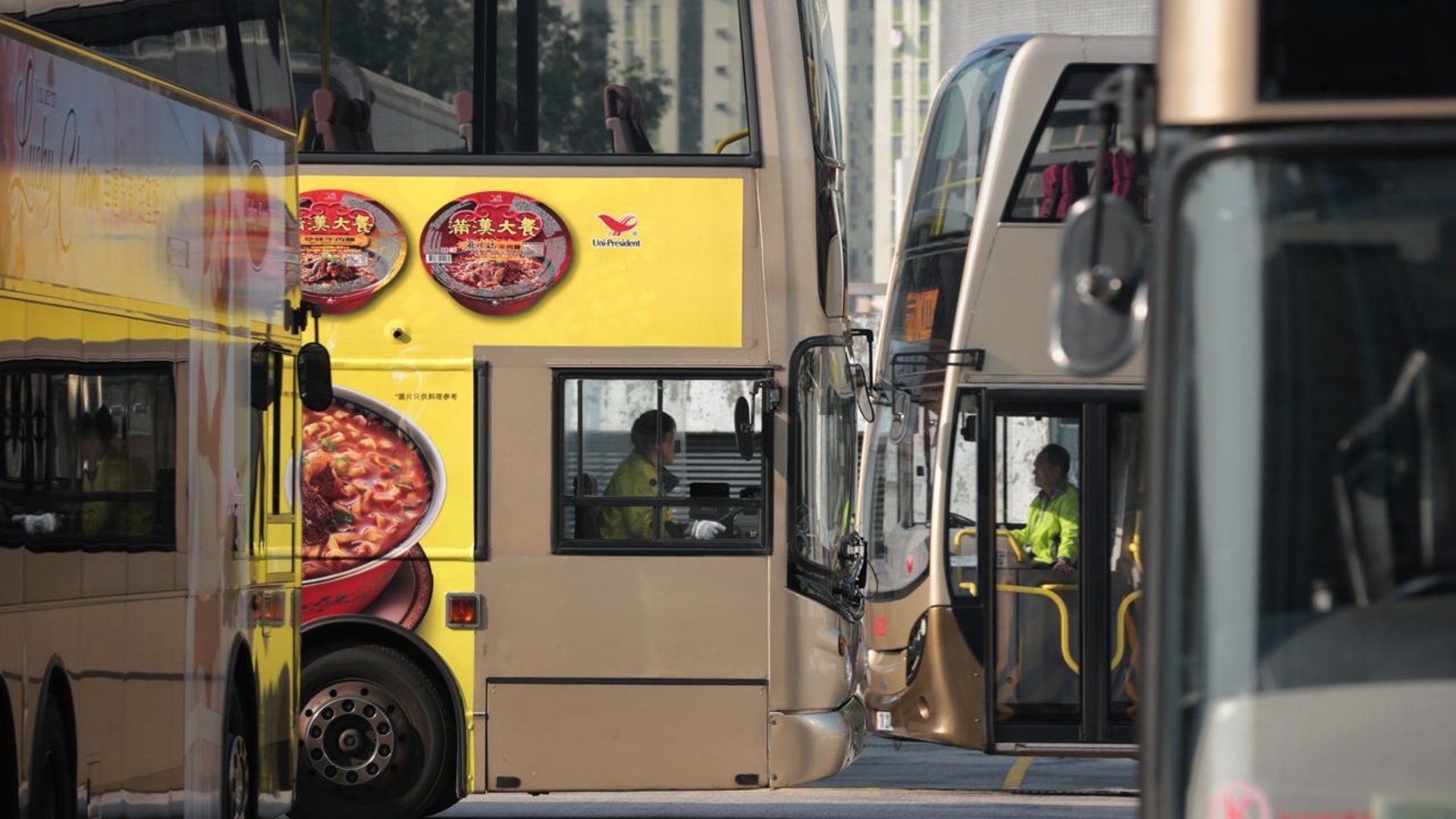 運輸署稱去年九巴脫班率成巴士公司之最 高達6.9%