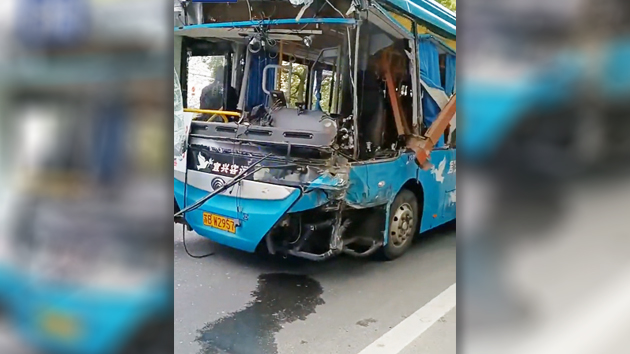 江蘇宜興一公交車與重型貨車相撞 已致5死10傷