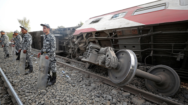 埃及火車出軌 至少97人受傷