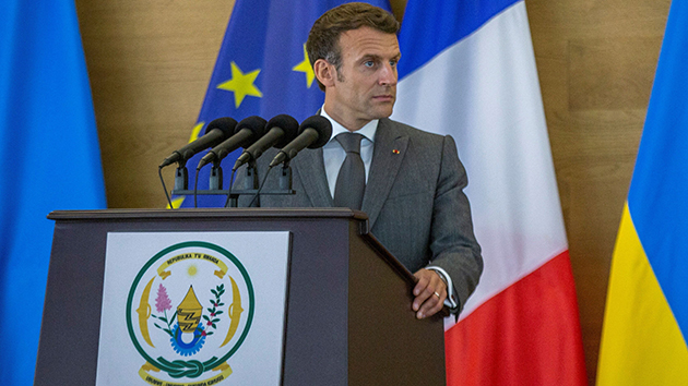 馬克龍訪問盧旺達 承認法國在盧旺達大屠殺中的責任