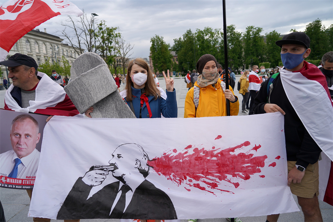 聲援被捕白俄記者 華沙街頭示威