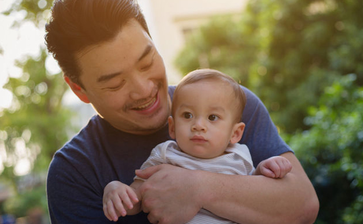 日本新設「奶爸產假」制度 最長可申請四周  