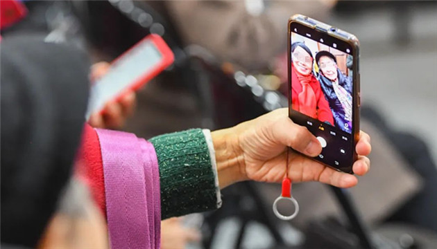 日均在線超10小時：這屆「網癮老年」太野