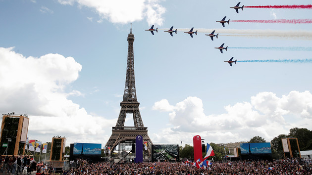法國民眾歡慶夏季奧運進入「巴黎時間」