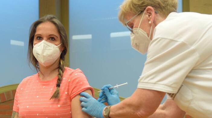 疫苗疑遭鹽水調包 德國逾8000人需重新接種
