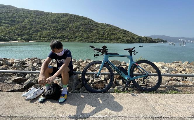 15歲病童獲李嘉誠基金會贊助一輛「計時單車」 立志成為香港單車選手