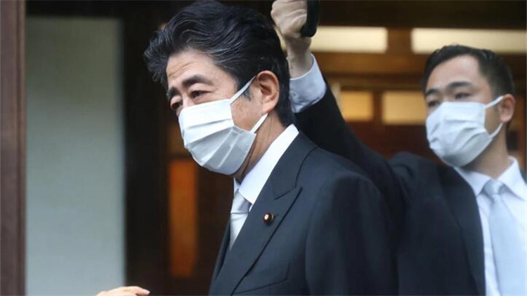 安倍晉三等多名日本政客赴靖國神社「拜鬼」