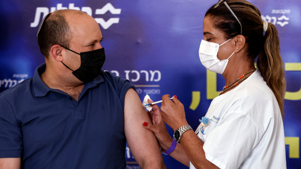 以色列總理打第三針疫苗 稱可避免再封城