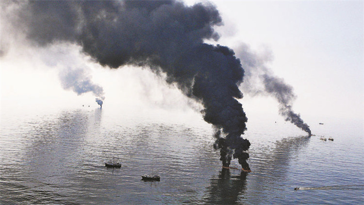 墨西哥海上石油平台大火致5死6傷 石油產量遭重創