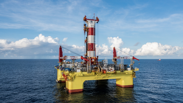  全球首艘智能深水鑽井平台 「深藍探索」南海開鑽