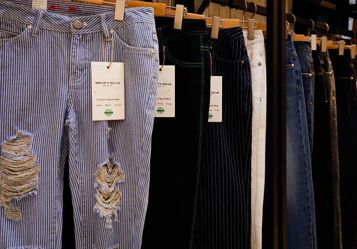 【時尚】設計「個人專屬」牛仔褲 由布料到鈕扣皆可選
