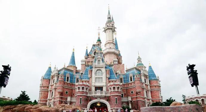 上海迪士尼樂園和迪士尼小鎮11月3日起重開