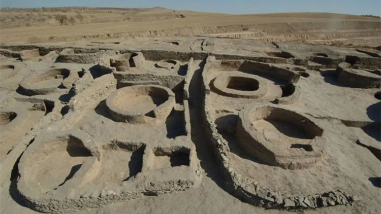 內蒙古考古發現：明代大紅城古城下可能疊壓了一座漢城