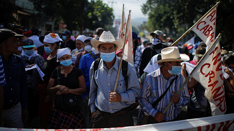 薩爾瓦多民眾街頭示威 抗議貪腐與政治威權