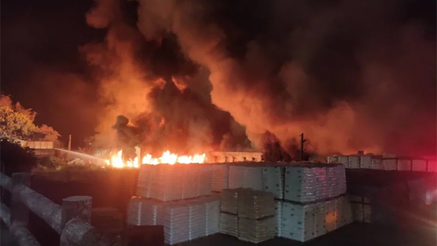 連續兩場火災！台灣彰化再有工廠燃起大火 傳出爆炸聲