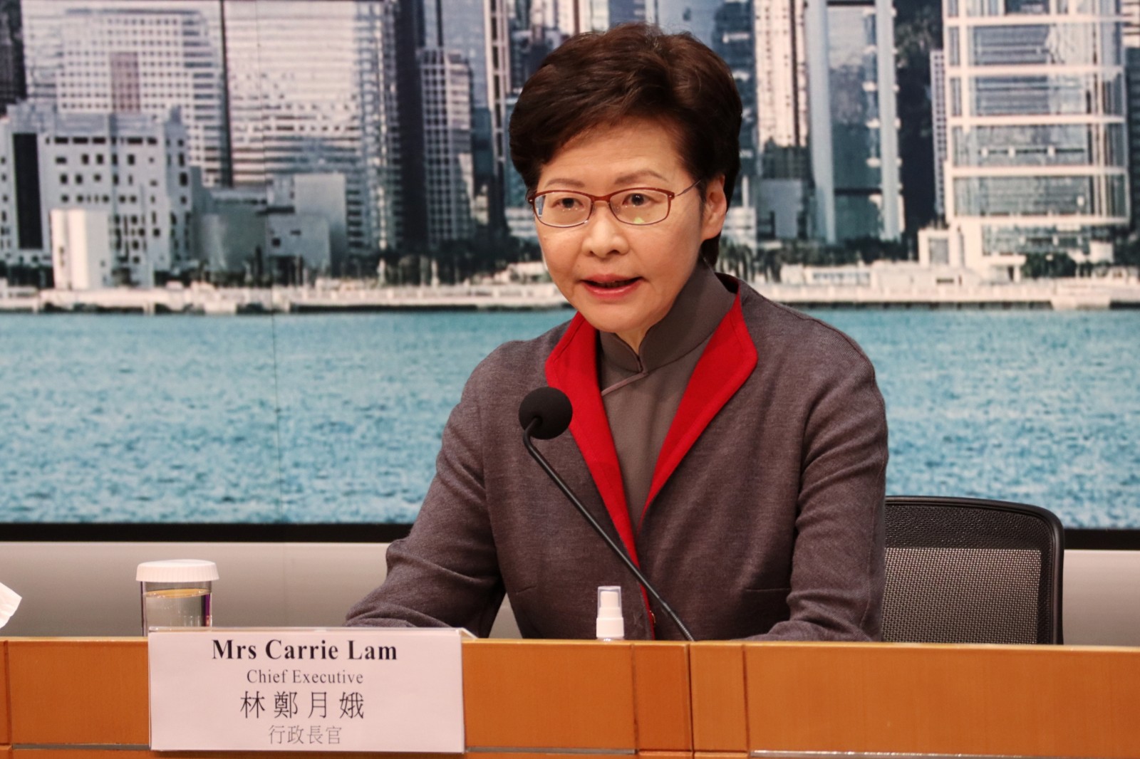 專家指第五波或已爆 港府收緊防疫   食肆晚六時後禁堂食 