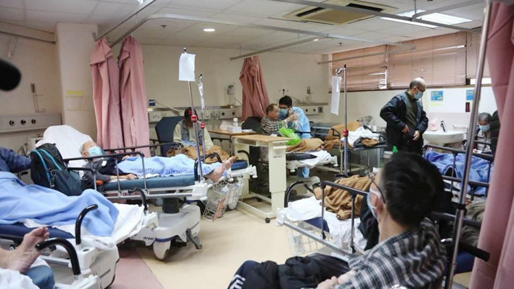 本港12間公院爆滿 昨日4780人急症室求診