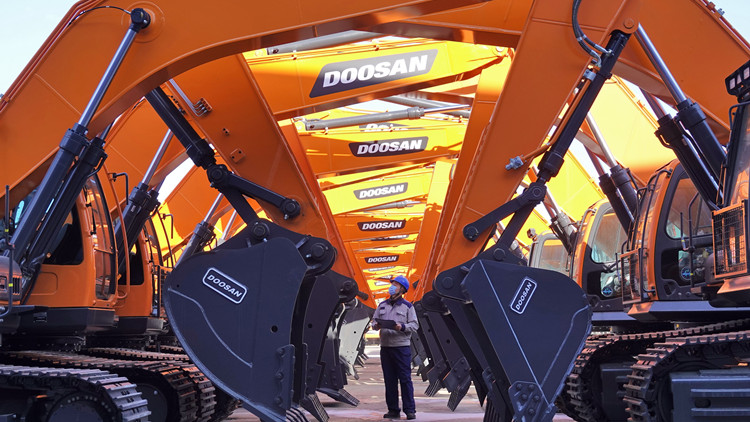 GDP首破110萬億 人均1.25萬美元  2021中國經濟勁增8.1%