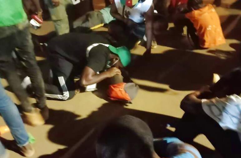 喀麥隆一個球場外發生人踩人慘劇 至少6人死亡