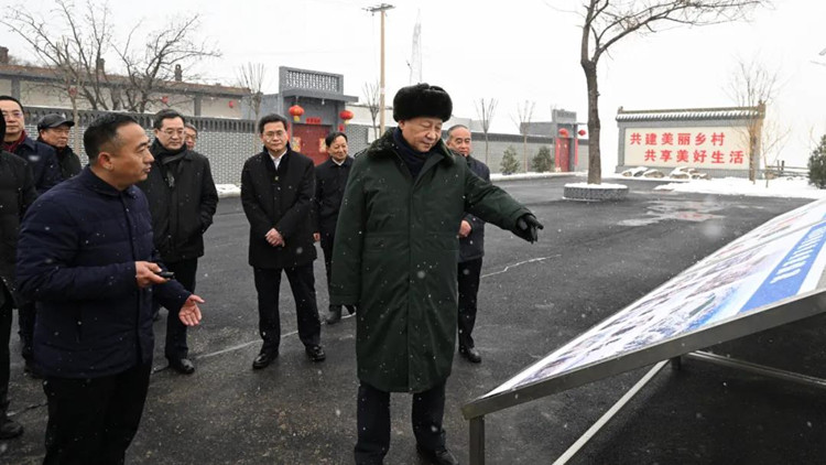 習近平節前赴山西慰問基層幹部群眾