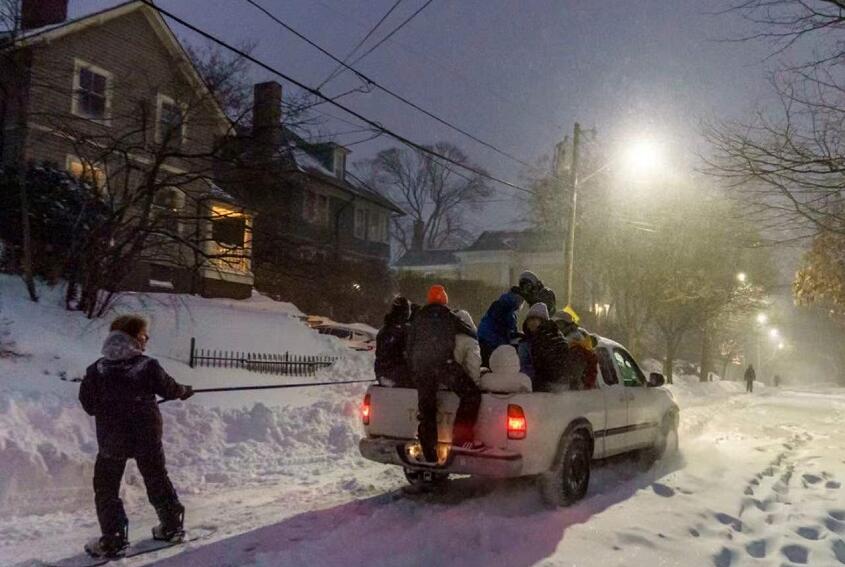 美國東岸受暴風雪吹襲  5州宣布進入緊急狀態