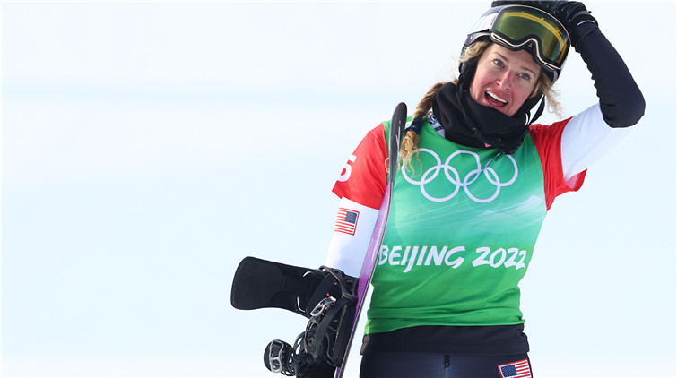 美國隊首金進賬 單板滑雪女子障礙追逐賽琳賽·雅各貝利斯奪金