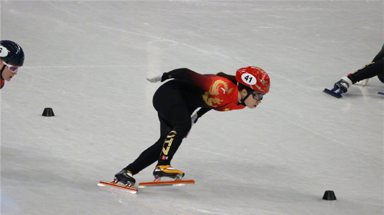 曲春雨韓雨桐張楚桐集體晉級短道速滑女子1000米1/4決賽