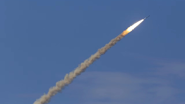 普京親自指揮戰略威懾力量演習 期間發射高超音速導彈 