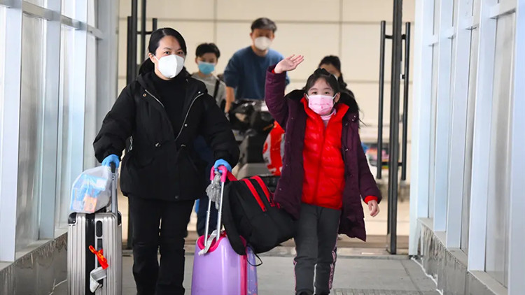 第十一架接返自烏克蘭撤離中國公民臨時航班安全抵達杭州