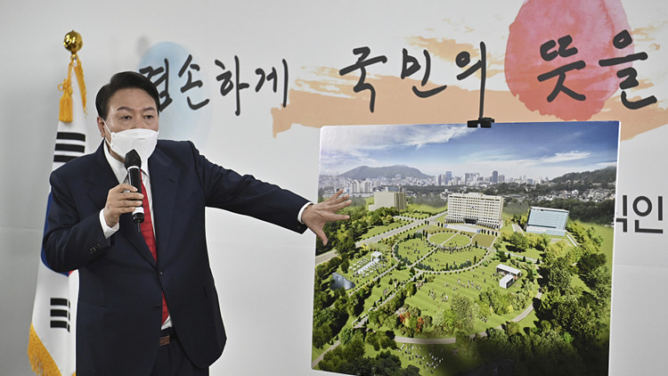 28萬韓國人請願  阻止總統府遷出青瓦台