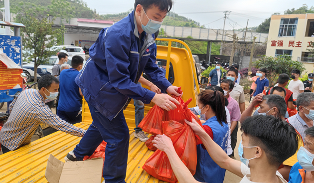 劉鶴王勇在梧州指導東航墜機事故現場救援及善後處置