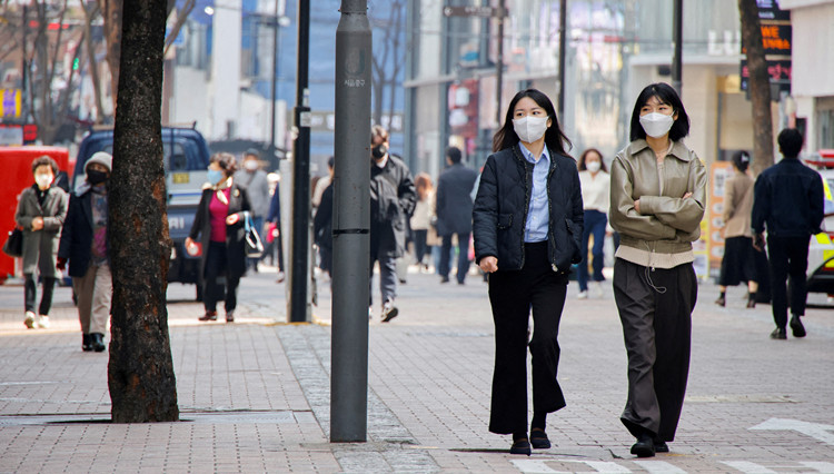 韓國全面解除保持社交距離措施 民眾仍需佩戴口罩