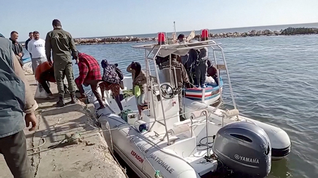 4艘偷渡船在突尼斯海域沉沒已致12人喪生 