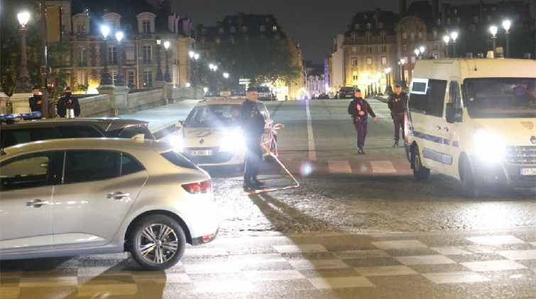 巴黎街頭發生抗議 汽車試圖衝撞警方被開槍制服2人死亡