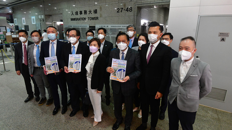 ​ 李家超聆聽政團議員獻策 望改善經濟民生  冀盡快內外通關