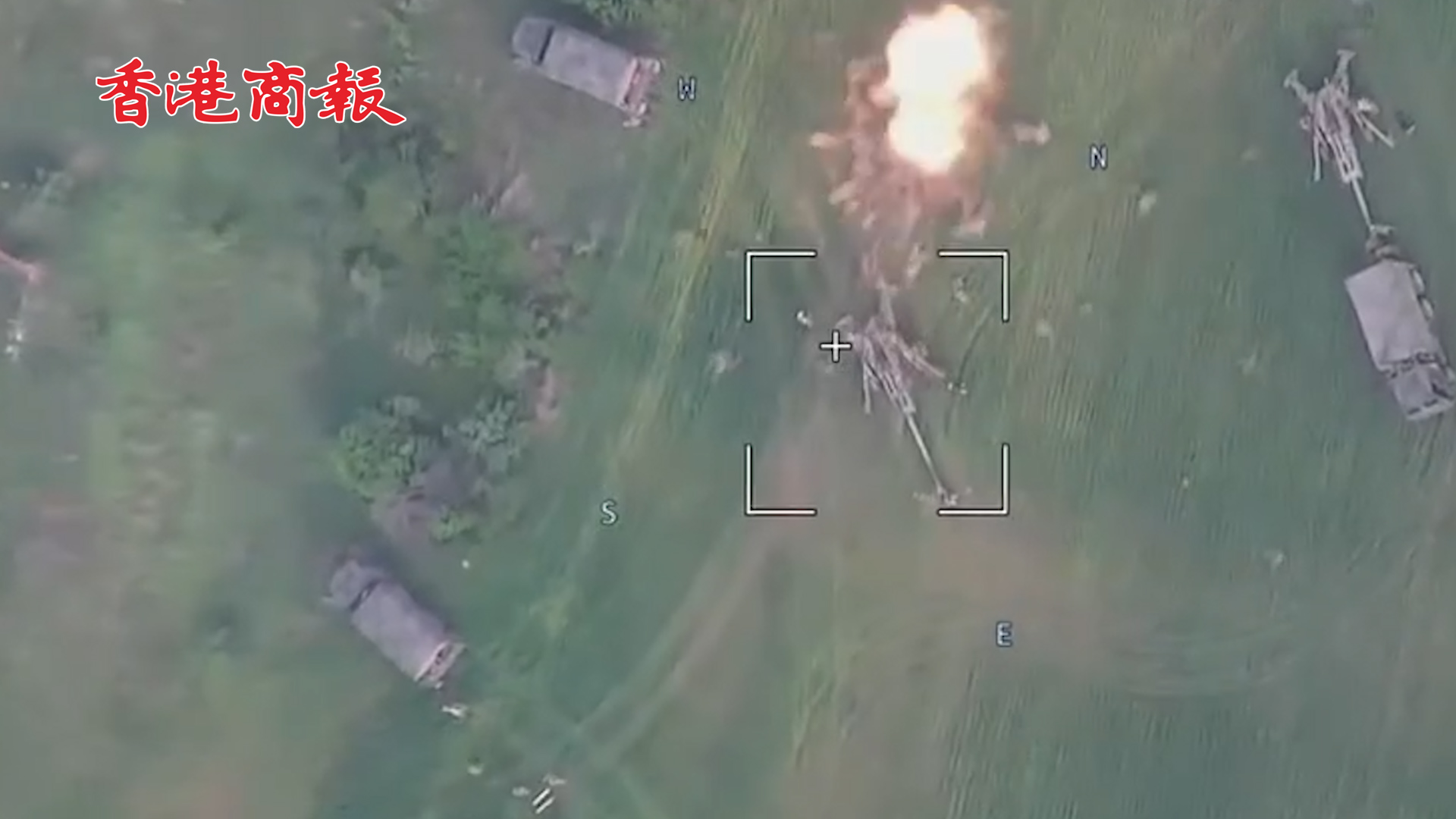 有片丨俄無人機空襲美製M777榴彈炮陣地 烏軍隱避樹林中遭精準打擊