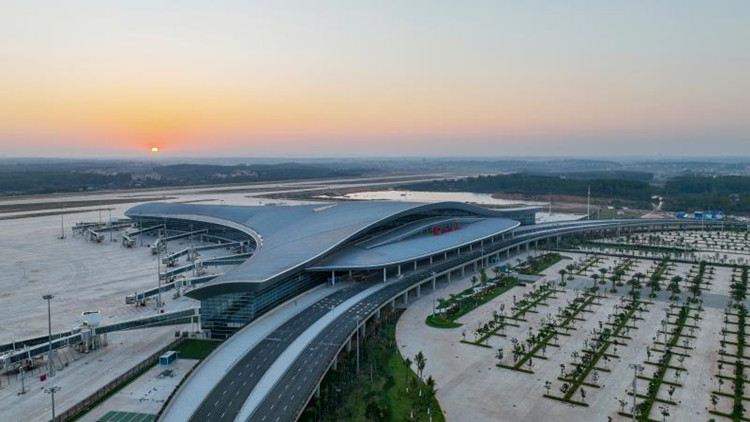  湛江吳川機場直飛北京、杭州全貨機運輸航線正式開通