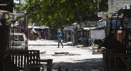 海地2輛公共汽車遭帮派劫持 38人被綁架