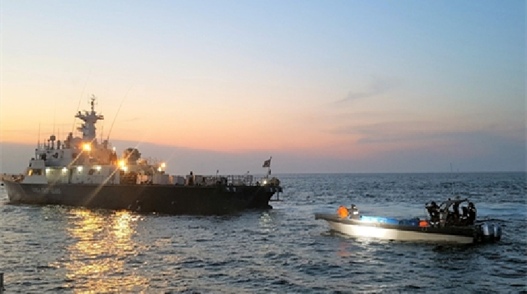 韓媒：韓方以所謂「非法捕撈」為由 扣押1艘5噸級中國快艇
