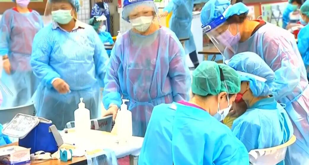 台灣10日新增27708例本土新冠肺炎病例 新增71例死亡