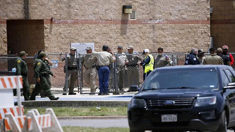 美國得州小學槍擊案調查報告批警方決策「極其糟糕」