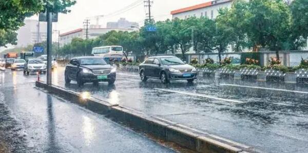 深圳市分區暴雨黃色預警生效中